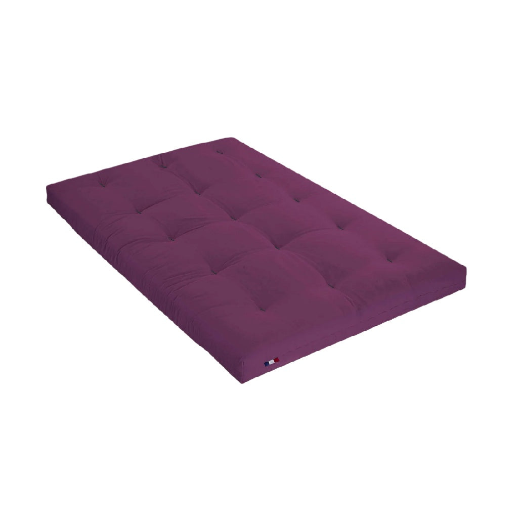 Matelas moelleux en velours prune pour un confort optimal.